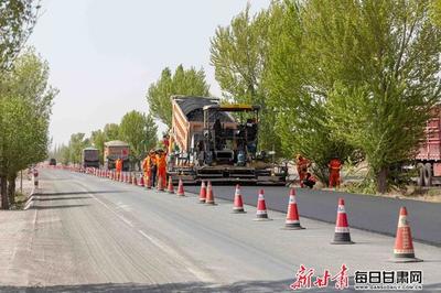 張掖:國道312線公路養(yǎng)護(hù)工程加緊施工