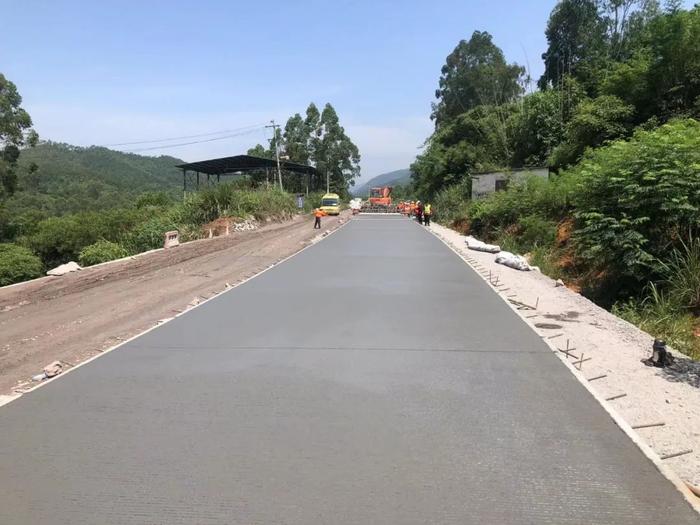 永安曹遠(yuǎn)樟林至泥坪公路啟動路面工程施工